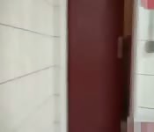 Le plombier nettoie ses tuyaux