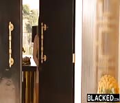 Elsa Jean et ses copines se font empaler