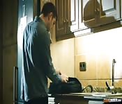 Servante espagnole se fait prendre en bas résille