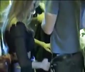 Faire ça avec un sourire en vidéo