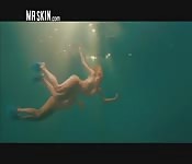 Scènes nues de Pirana 3D