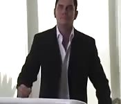 Une jeune soubrette percée baise fort